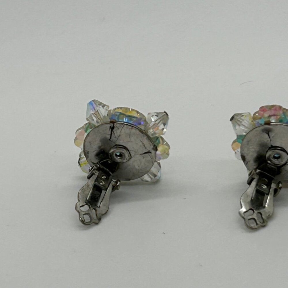 Vtg 1950s Aurora Borealis AB Crystal Cluster Marguerite Flower Clip On Earrings - Picture 14 of 14